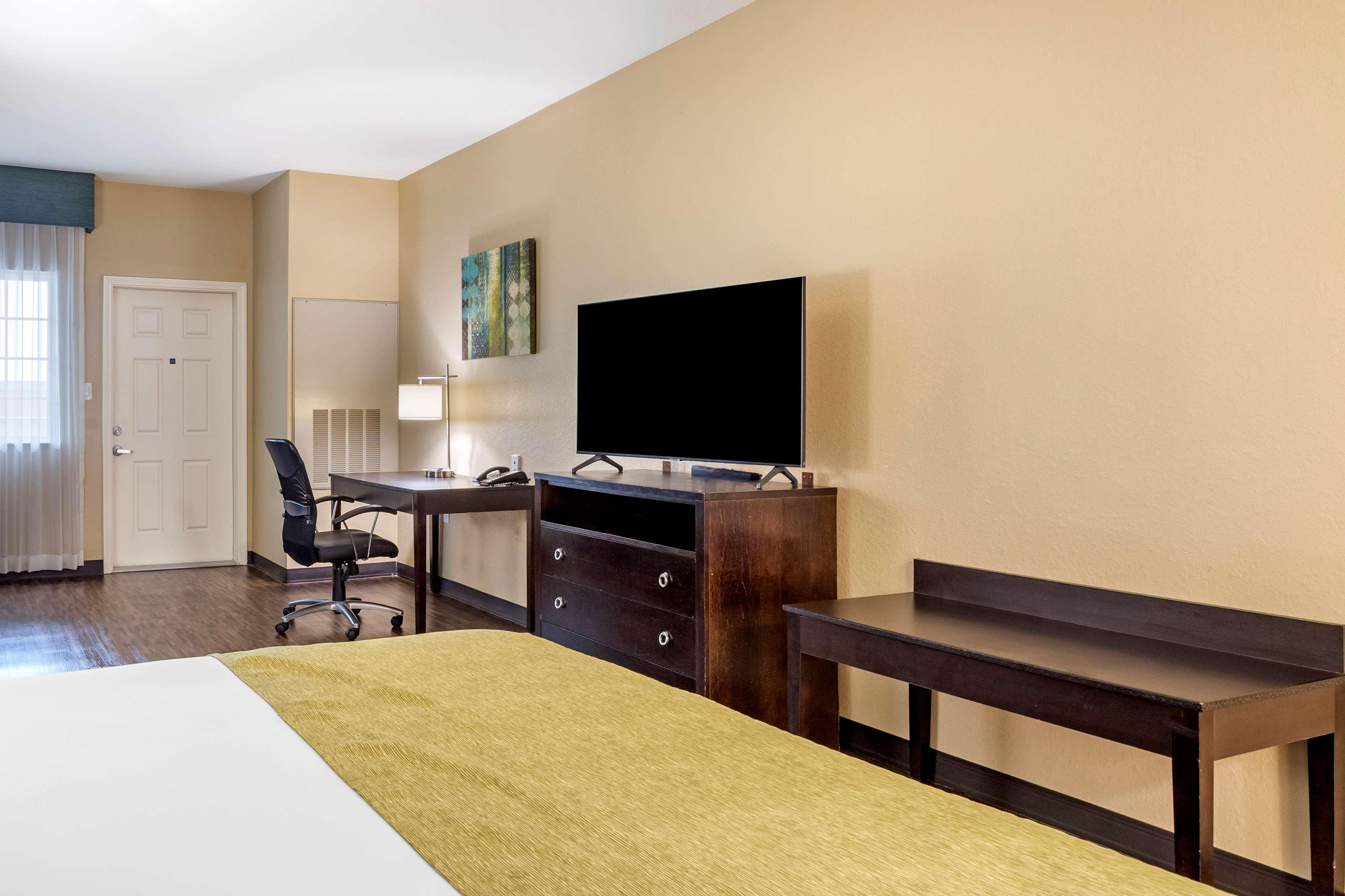 Best Western Plus Galveston Suites Екстериор снимка