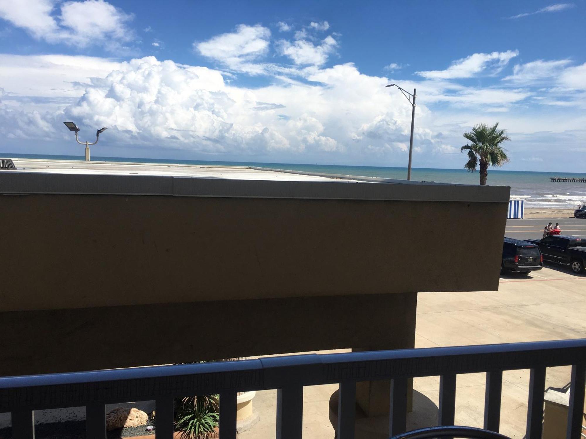Best Western Plus Galveston Suites Екстериор снимка